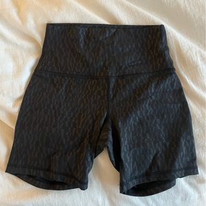 LULU 6’ Biker Shorts